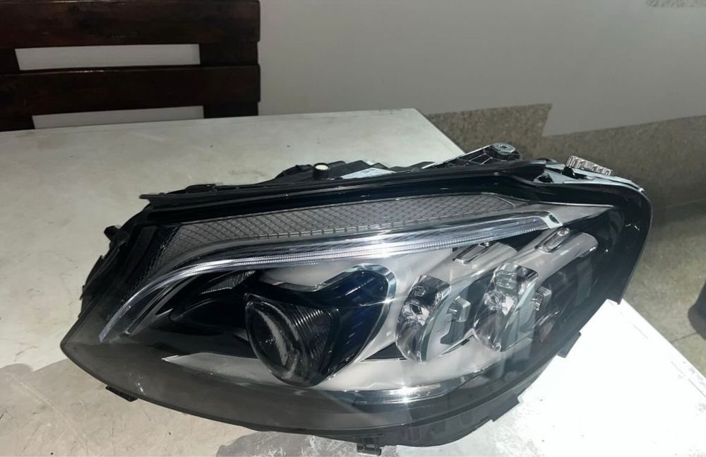 Farois Mercedez Benz