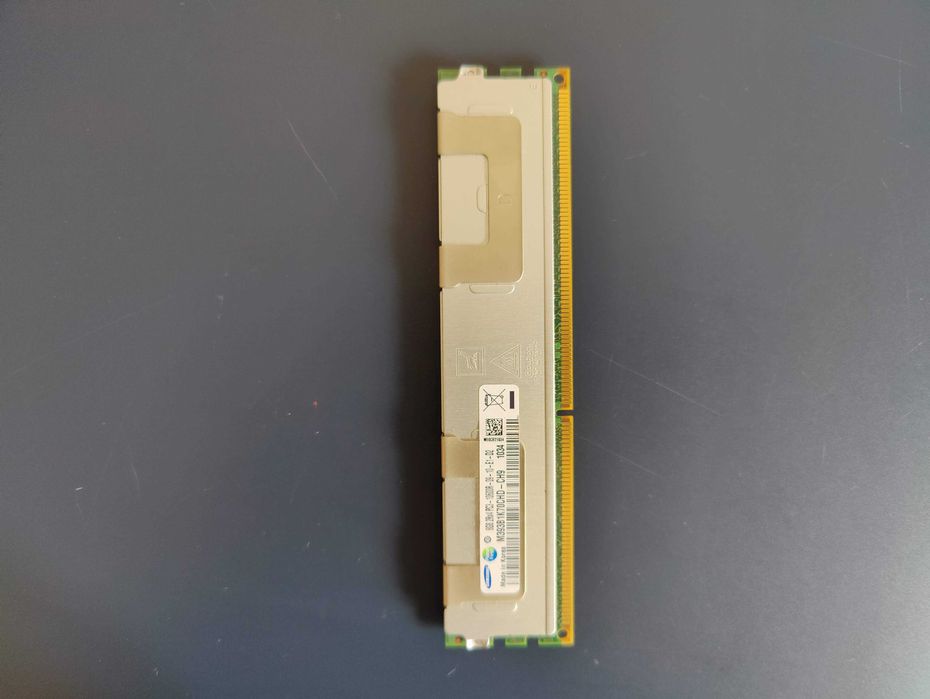16 x Samsung 8GB 2Rx4 PC3L-10600R (Total: 128GB)