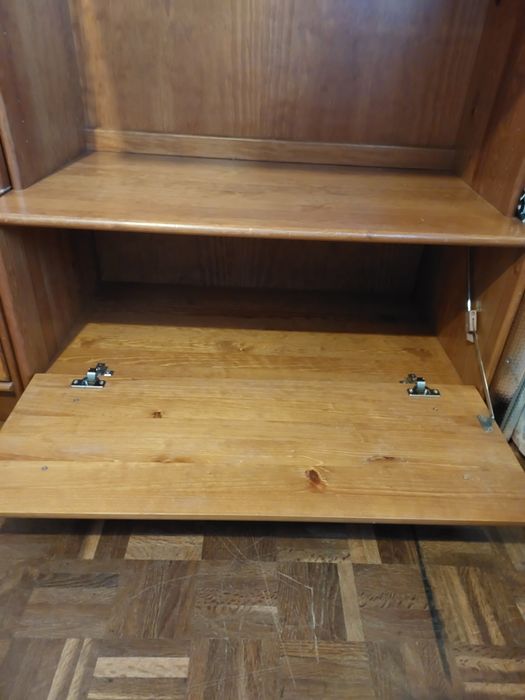 Móvel de Madeira maciça