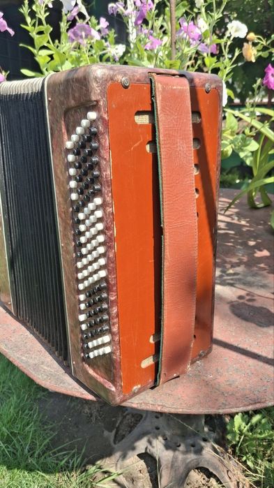 Продам Баян Кремінне