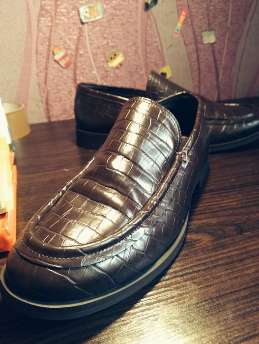 Продам туфлі чоловічі 43 привезені з Норвегії