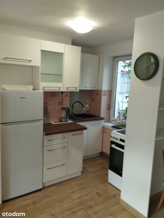 2 pokoje 32 m2 w samodzielnym domku w otoczeniu zadbanego ogrodu