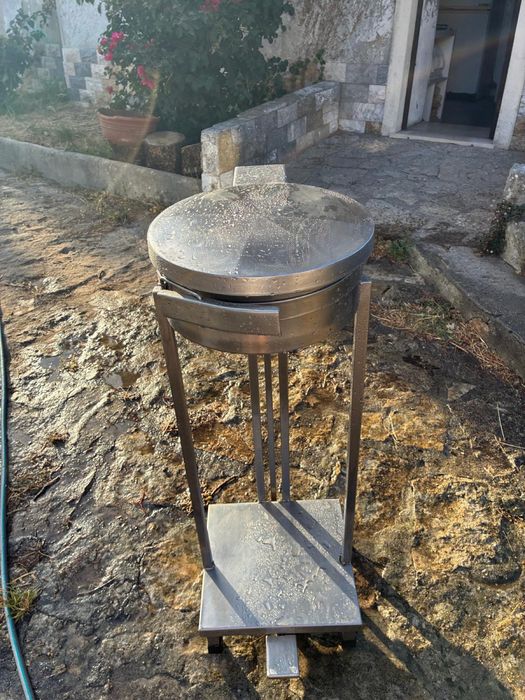 Caixote de lixo em inox