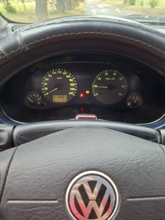 Автомобіль volkswagen sharan 2000року