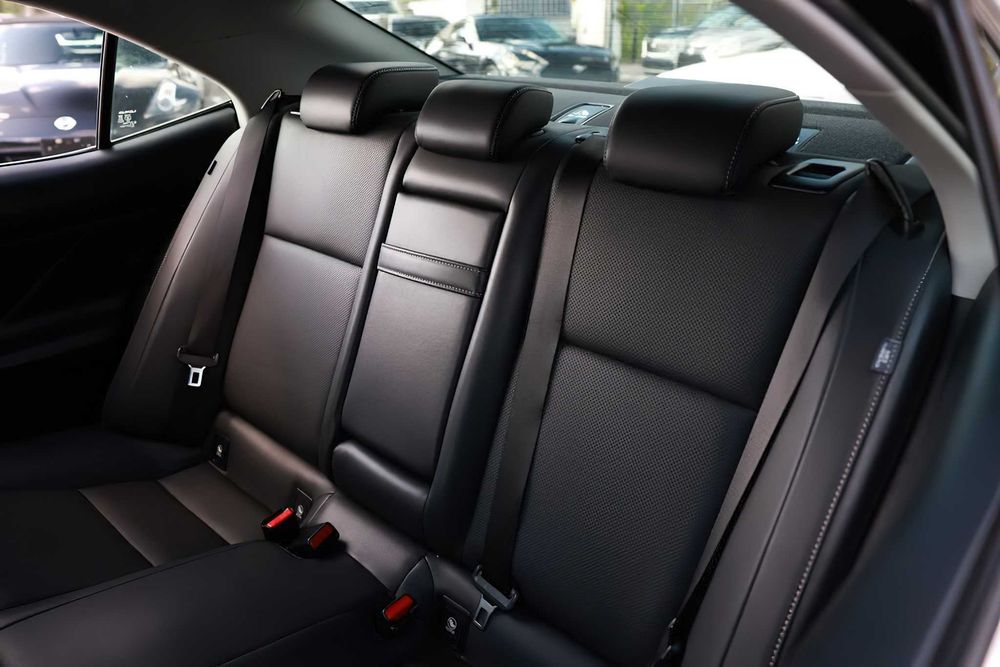Lexus IS 300      2016