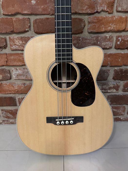 Gitara basowa Martin BC-16E