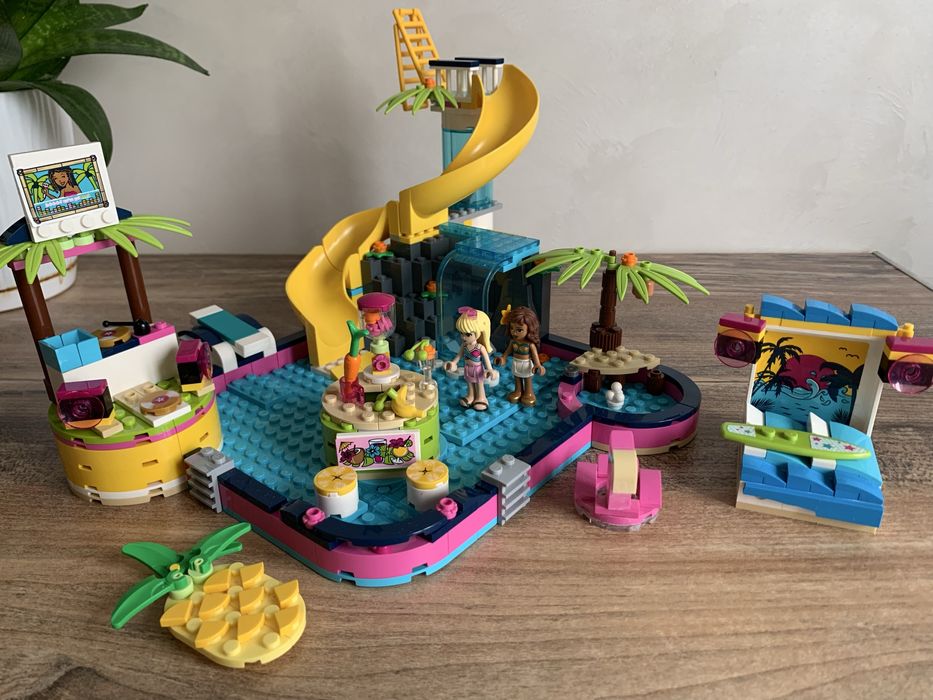 Конструктор LEGO Friends 41374 Андреа біля басейну