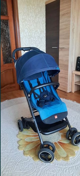 Продам коляску для прогулянок QBit