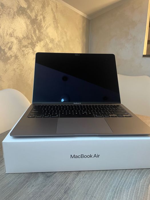 MacBook Air M1 2020 8gb/256gb 13,3' 94% baterii