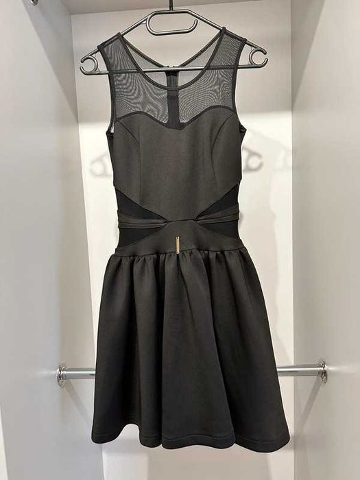 Czarna sukienka z siateczką