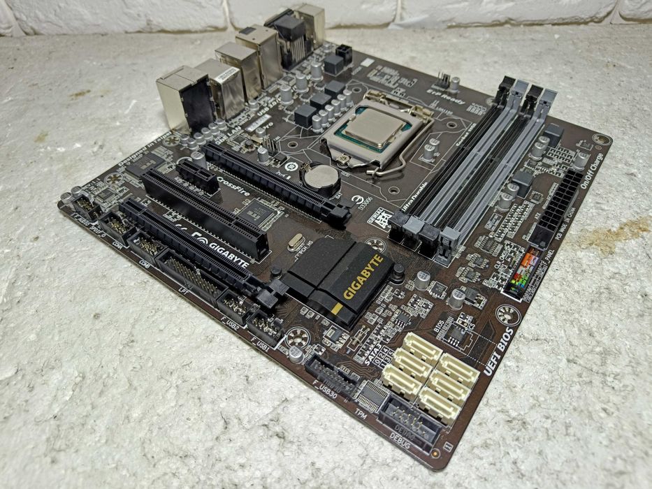 КОМПЛЕКТ Материнська GIGABYTE GA-Q87M-D2H + процесор i3-4170 LGA1150