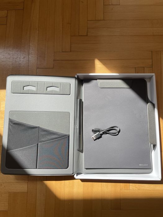 Artic magnetyczna ladowarka bezprzewodowa A4 notes teczka