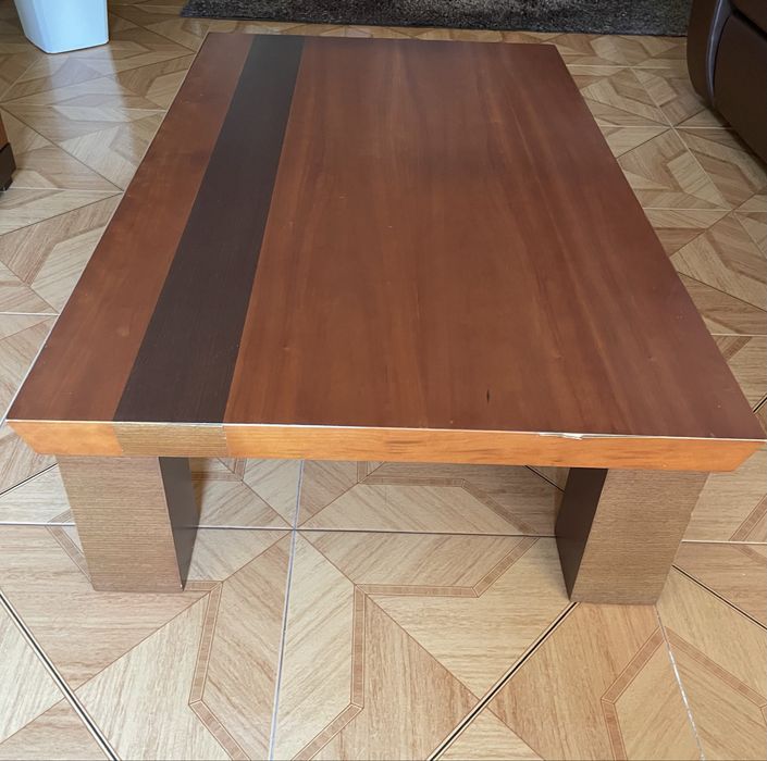 Mesa de centro castanho