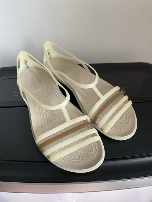 Sandały Crocs Isabella w kolorze Oyster/Walnut r. 39/40 W9