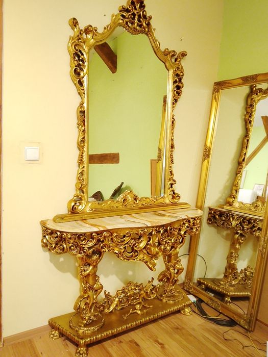 Piękna solidna złota konsola z marmurem i lustrem  barok