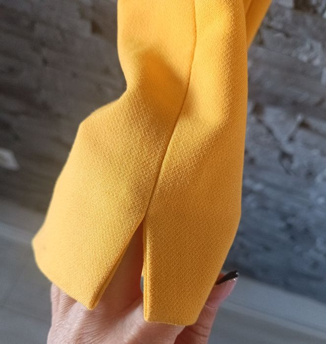 Żółte eleganckie spodnie damskie na kant zara