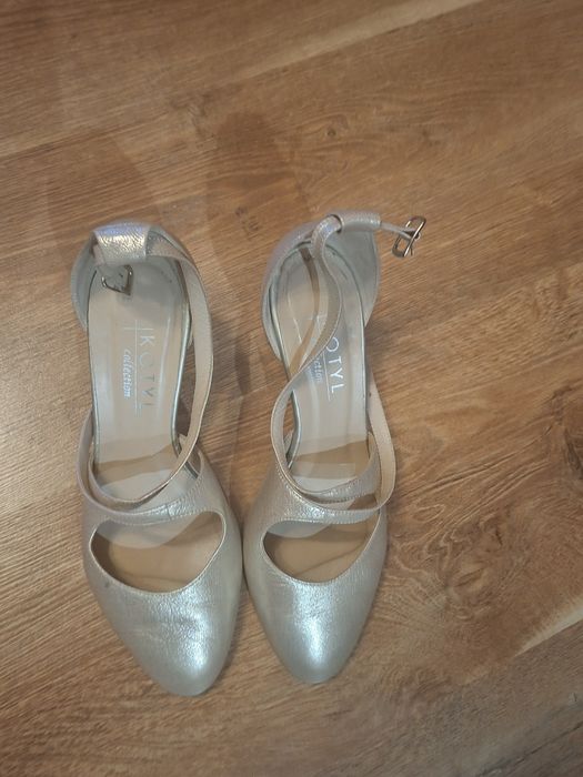 Buty kotyl złote skórzane