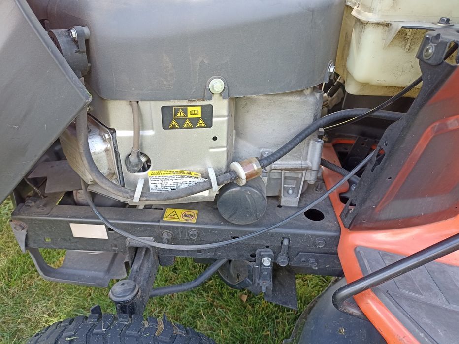 Kosiarka traktorek Husqvarna TC142 2cylindry 107cm