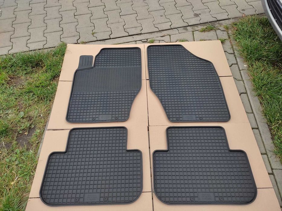 CITROEN C4 od 2004-2010r NOWE Dywaniki gumowe dopasowane korytkowe korytka korytko