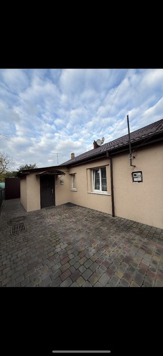 Продаж частини будинку в Луцьку!