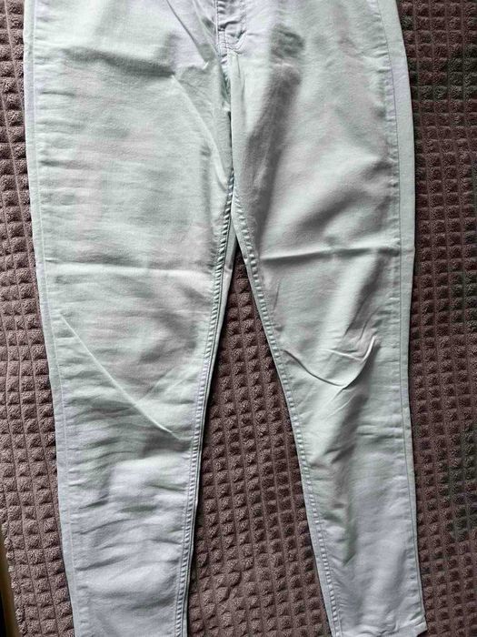 Жіночі штани, форми skini.