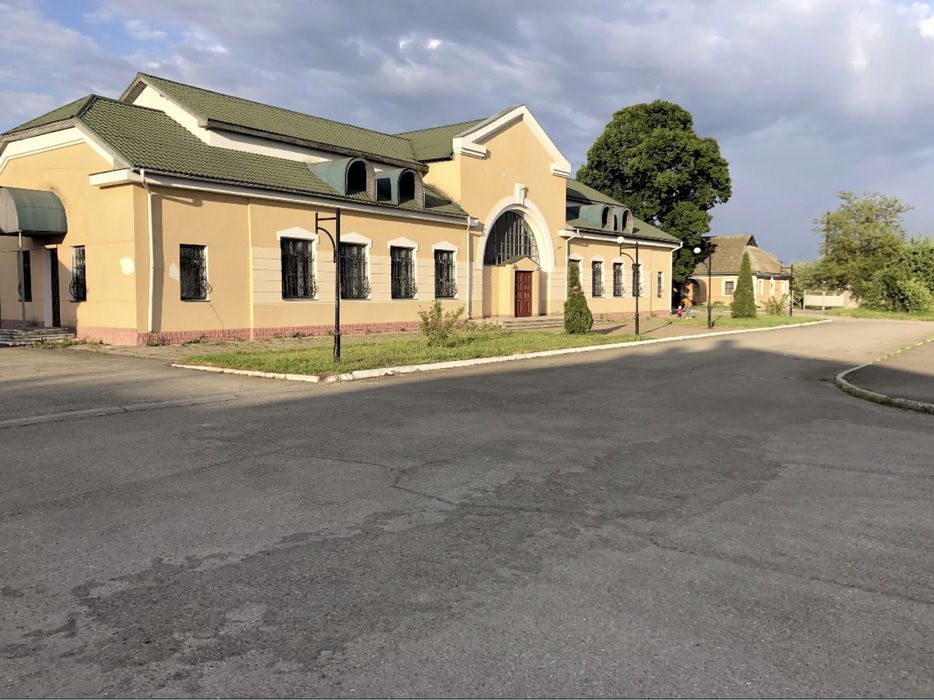 Продам комерційне приміщення Галич, центральна Площа ЖД Вокзалу