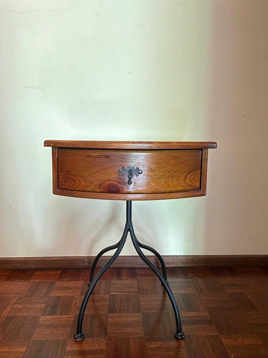 Vende-se cama + 2 cabeceiras