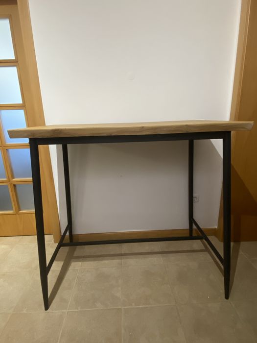 Conjunto mesa bar + 2 cadeiras altas