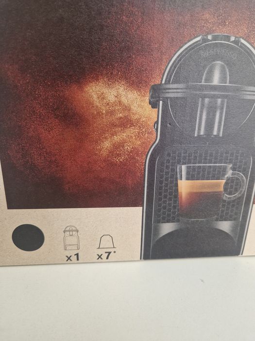 Nespresso Inissia nova, OFERTA de 100capsulas Beira Douro seladas