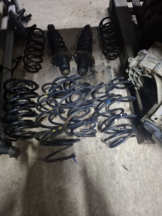 Оригінальні пружини toyota avensis t25