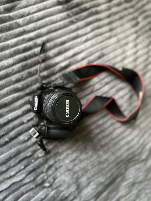 Фотоапарат canon