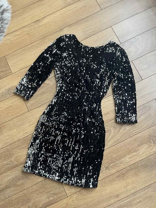 Сукня в ідеальному стані.