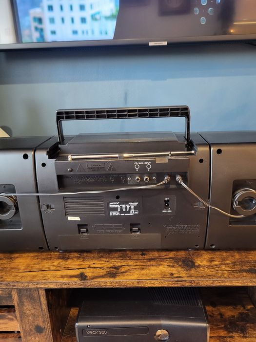 Boombox Anitech STRR