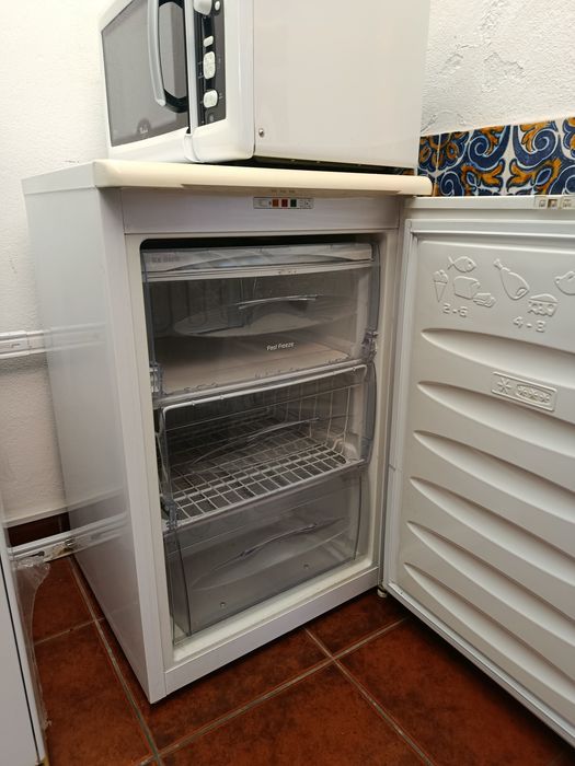 Vendo freezer/congelador como novo