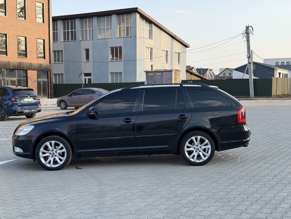 Skoda Octavia A5 FL  2012 1.6Tdi MT