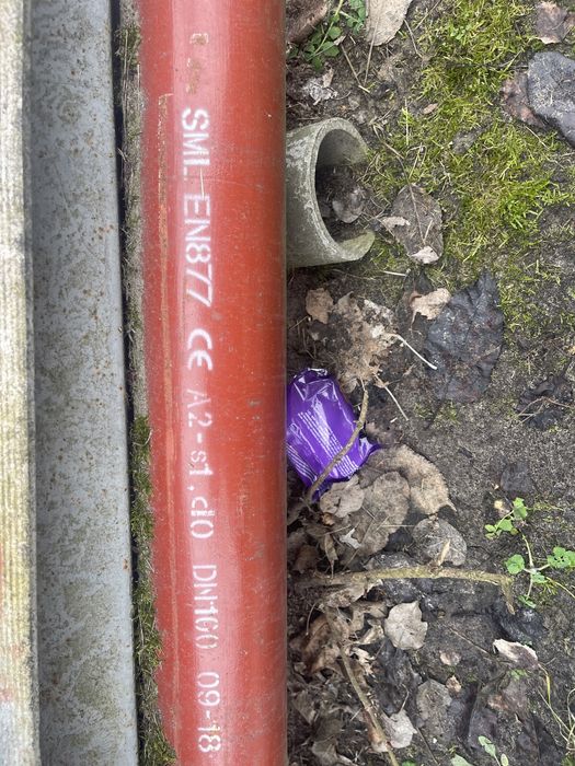 Продам трубу чавунну червону. 120 мм.