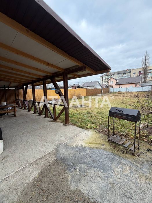 доглянутий будинок у центрі міста Сторожинець