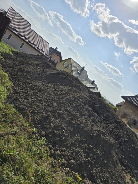 Чорнозем та грунт на підсипку