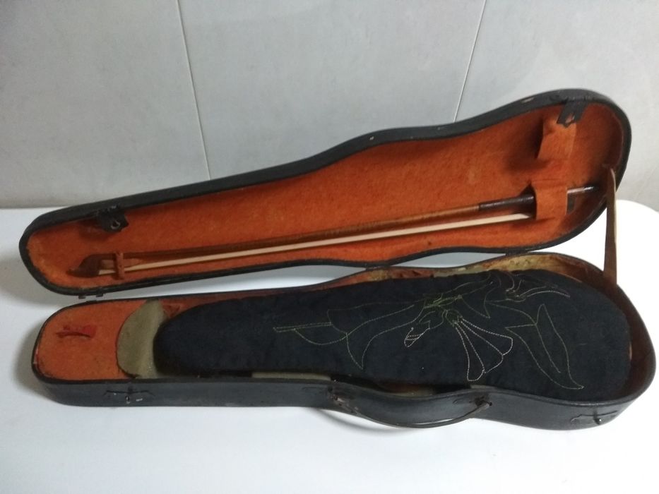 Violino 1956 dos irmãos luthiers w.& A. Jacote na Suiça  voluta cabeça