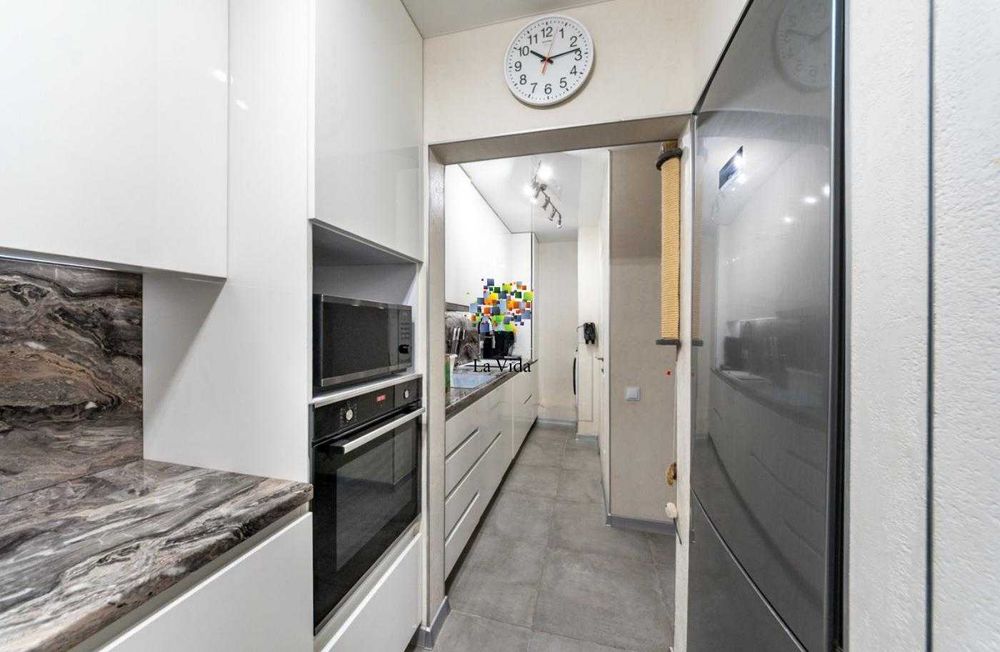 Продаж 2к квартири Червоної Калини 48/9