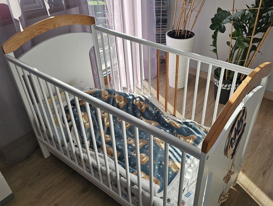 Łóżeczko drewniane dziecięce