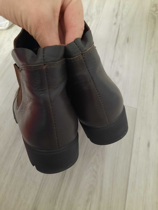 Кожаные ботинки,