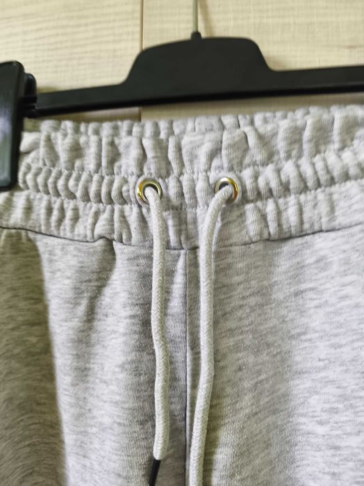 Spodnie dresowe roz. XS Stradivarius