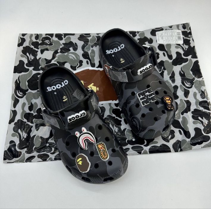 Crocs Classic BAPE czarne chodaki klapki moro M8 W10 EU 41 nowe