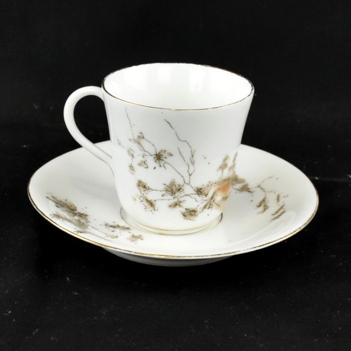 Par de chávenas e pires Porcelana Vista Alegre, séc. XIX
