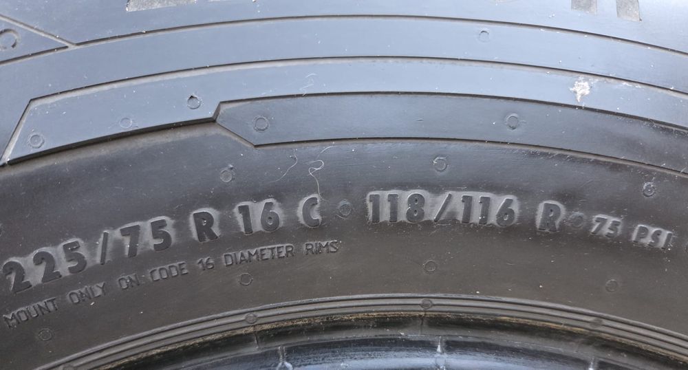 Opony letnie Continental ContiVanContact 100 225/75R16C  118/116R