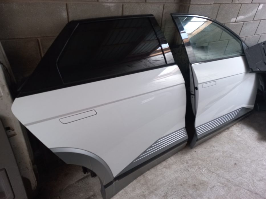 Двері ioniq 5 колір C5G M9U SUW U3P