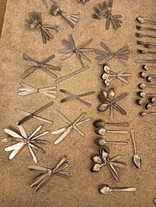 Vários Talheres de metal (112 peças)*