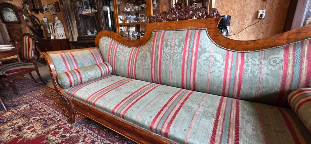 Stara sofa Biedermeier