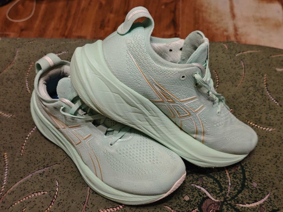 Кроссовки Asics Gel Nimbus оригинал размер 40 стелька-25,5см